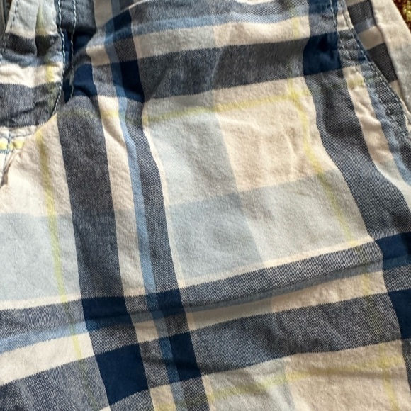 🐠2/$10🐠 Boys plaid shorts 🩳 - Picture 3 of 4